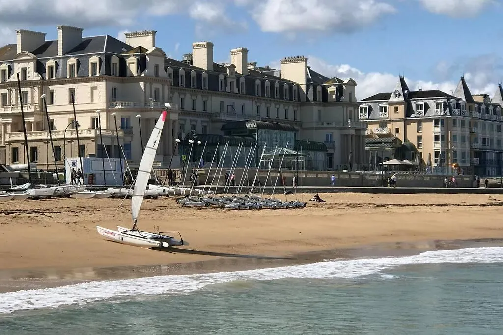 Ideal-A 1 Mn Plage/Sillon -Jardin Prive- 1/6 Pers Saint-Malo 0*,  France